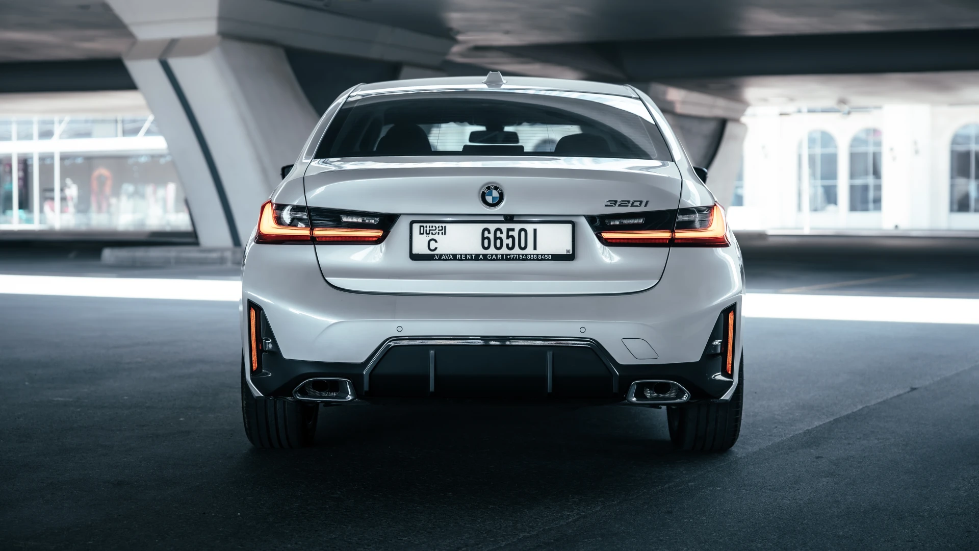 BMW BMW 320i 2024 - Sedan Car thumbnail NaN